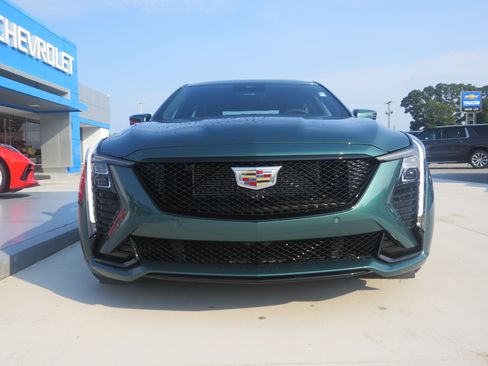 Used 2026 Cadillac CT5 V w/ Technology Package RWD image 9