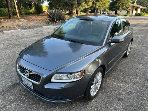 Used 2011 Volvo S40 T5 w/ Preferred Pkg image 3