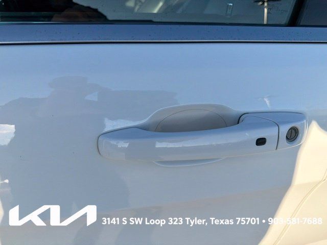 Used 2021 Jeep Grand Cherokee Laredo X AWD/4WD image 5