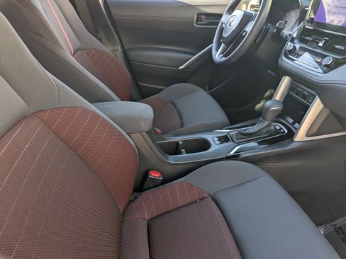 Used 2024 Toyota Corolla Cross SE w/ Moonroof Package image 9