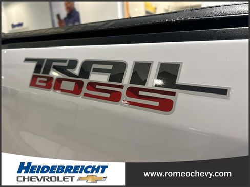 Used 2021 Chevrolet Silverado 1500 LT Trail Boss w/ Convenience Package II image 40