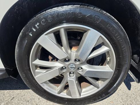 Used 2015 Nissan Pathfinder Platinum AWD/4WD image 10
