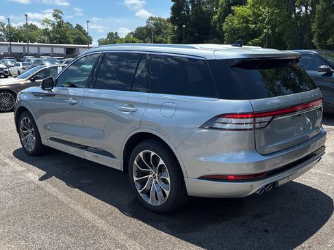 Used 2023 Lincoln Aviator Grand Touring w/ Equipment Group 301A AWD/4WD image 2