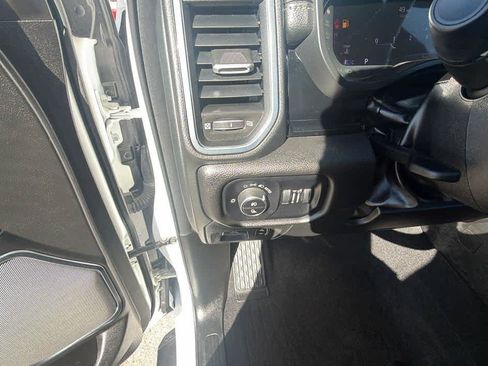 Used 2025 RAM 1500 Laramie AWD/4WD image 15