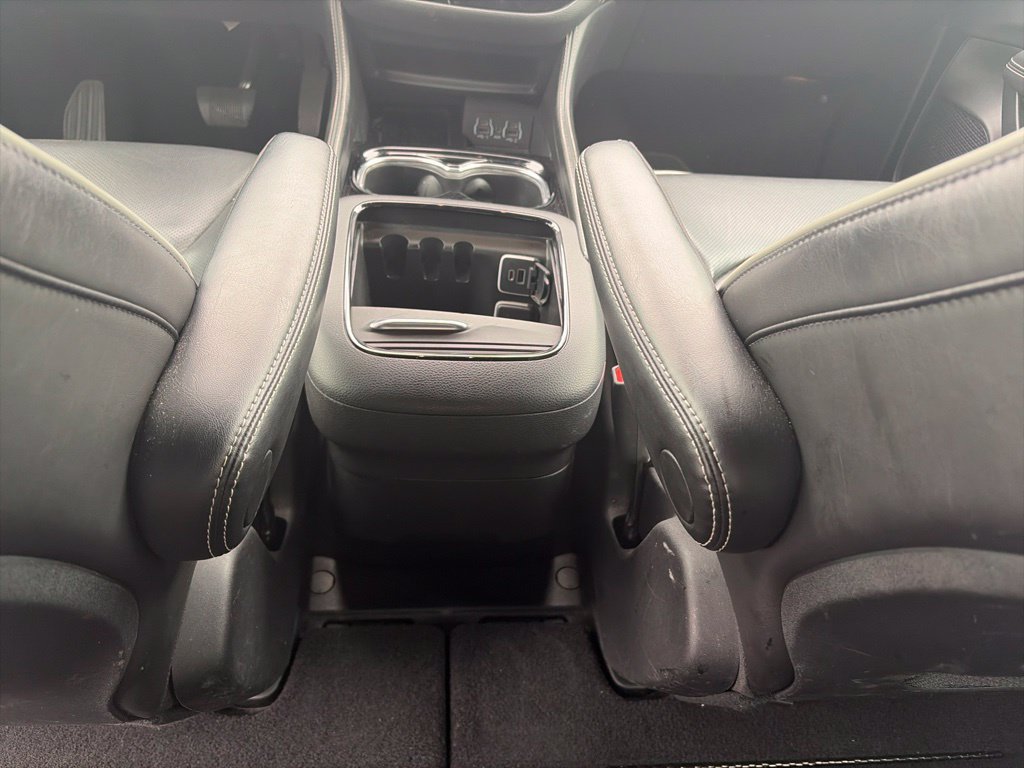 Used 2025 Chrysler Pacifica Limited FWD image 13