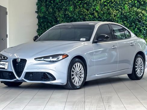 Used 2024 Alfa Romeo Giulia Sprint AWD/4WD image 8
