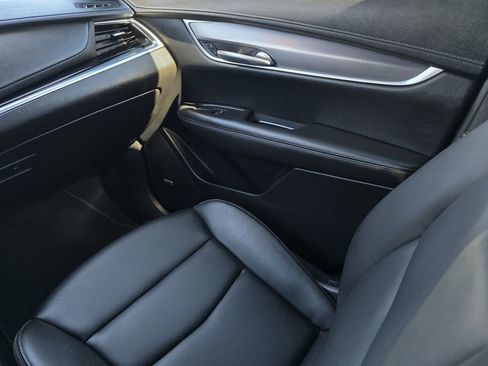 Used 2023 Cadillac XT6 Luxury image 15