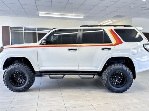 Used 2023 Toyota 4Runner 40th Anniversary SE AWD/4WD image 7