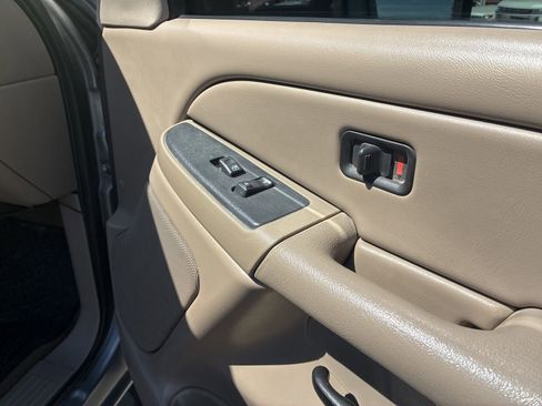 Used 2006 Chevrolet Silverado 2500 LT w/ Heavy-Duty Power Package AWD/4WD image 17