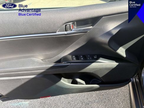 Used 2020 Toyota Camry SE FWD image 32