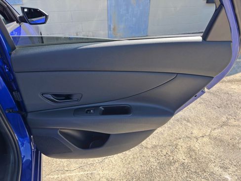 Used 2025 Hyundai Elantra SEL FWD image 41