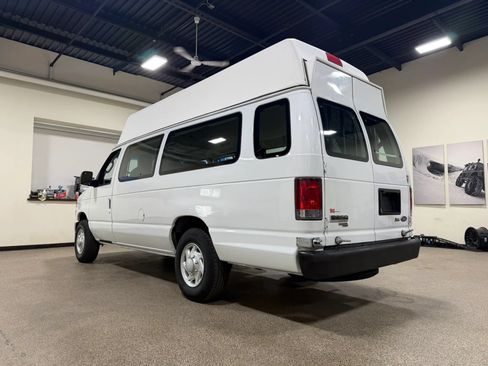 Used 2014 Ford E-250 and Econoline 250 Extended w/ Power Group RWD image 13