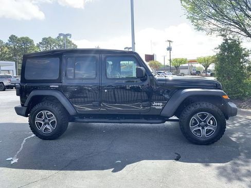 Used 2020 Jeep Wrangler Unlimited Sport S image 9