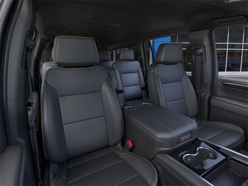 New 2025 Chevrolet Suburban Premier image 17