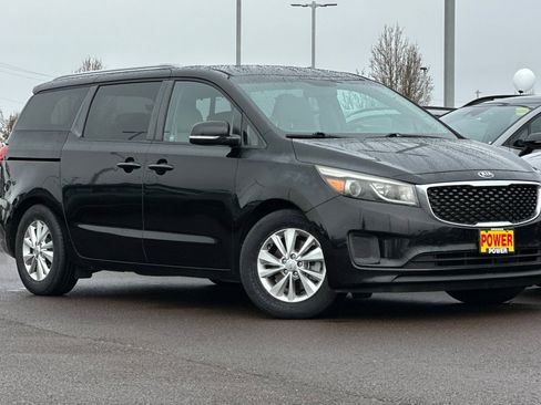 Used 2016 Kia Sedona LX w/ LX Convenience Package image 2
