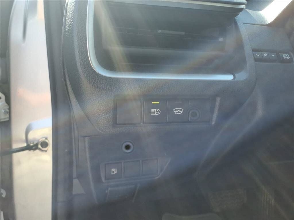Used 2023 Toyota Prius LE FWD image 17