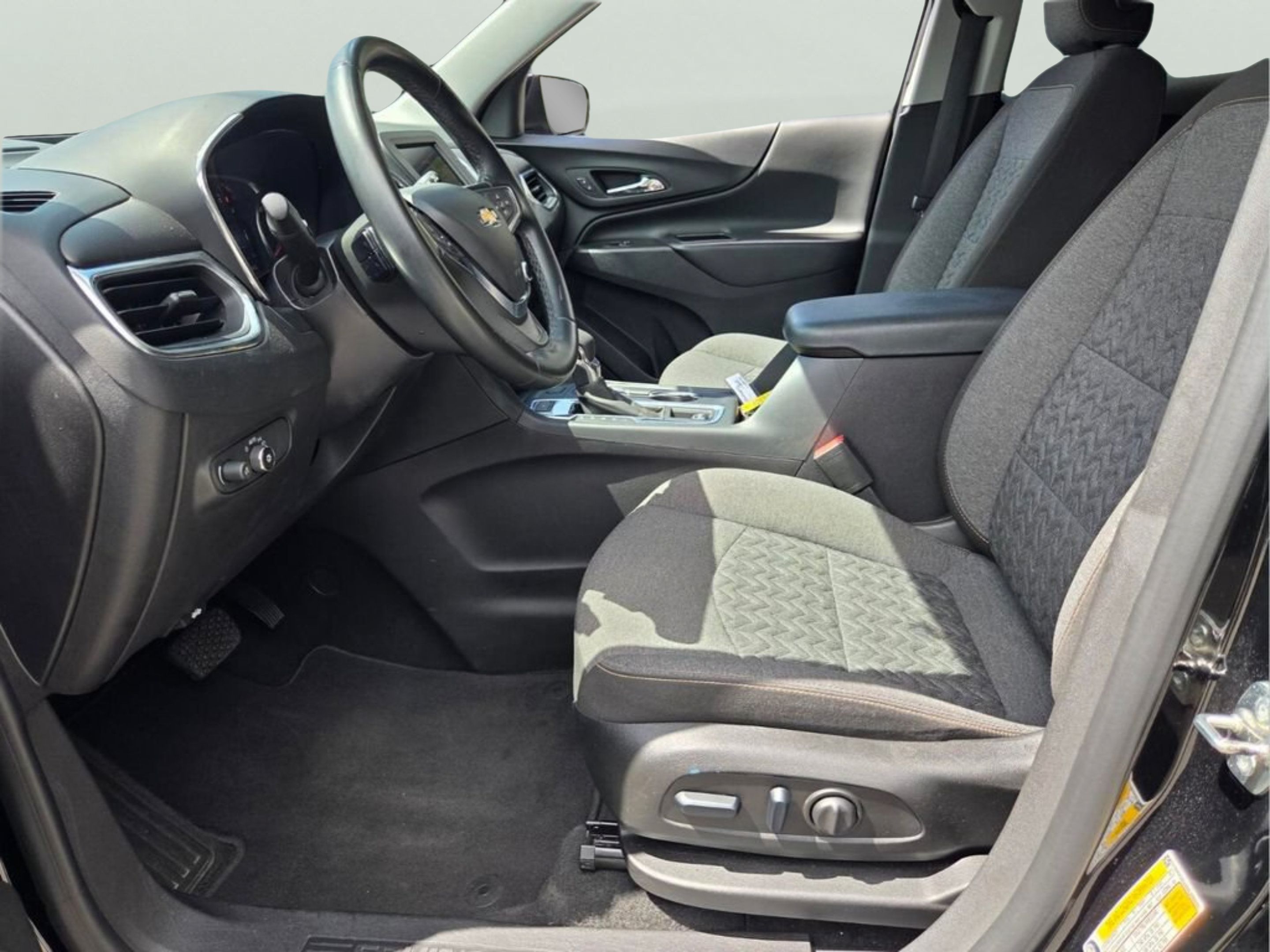 Used 2024 Chevrolet Equinox LT AWD/4WD image 9