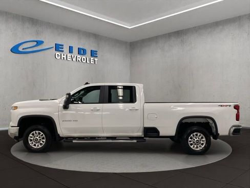 Used 2025 Chevrolet Silverado 2500 LT w/ Convenience Package image 8