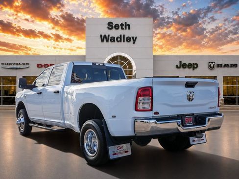 Used 2024 RAM 3500 Tradesman w/ Chrome Appearance Group AWD/4WD image 5