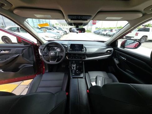 Used 2025 Nissan Rogue SV w/ SV Premium Package image 26