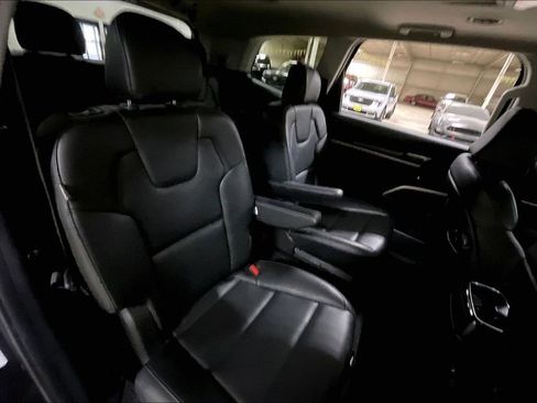 Used 2025 Kia Telluride S image 26