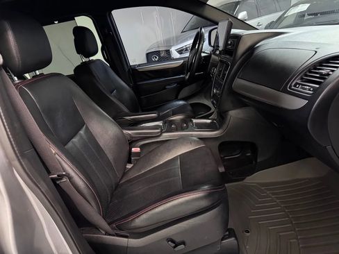 Used 2019 Dodge Grand Caravan GT image 16