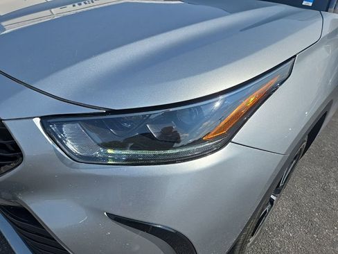 Used 2022 Toyota Highlander XSE image 34
