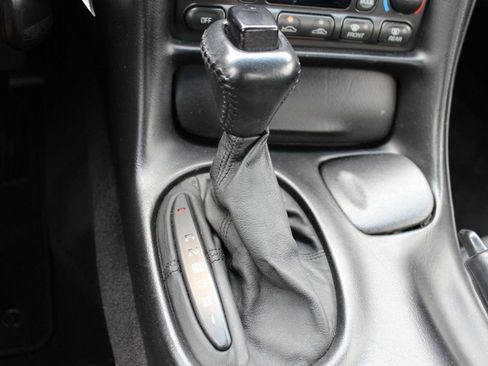 Used 1998 Chevrolet Corvette Convertible w/ Performance Handling Pkg image 29