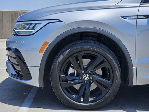 Used 2024 Volkswagen Tiguan SE R-Line AWD/4WD image 13