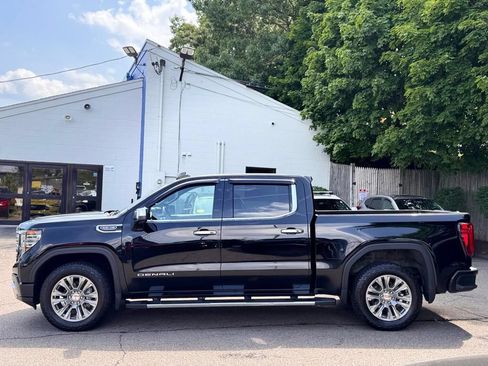 Used 2023 GMC Sierra 1500 Denali w/ Technology Package AWD/4WD image 3