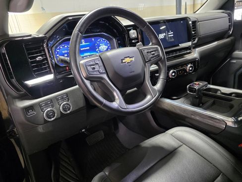 Used 2022 Chevrolet Silverado 1500 LTZ w/ LTZ Convenience Package II AWD/4WD image 17
