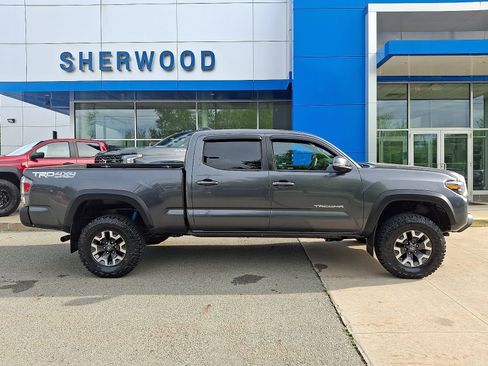 Used 2020 Toyota Tacoma TRD Off-Road AWD/4WD image 7