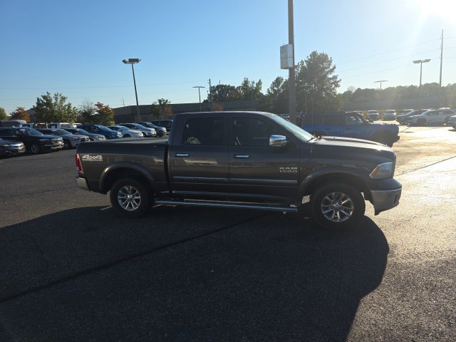 Used 2018 RAM 1500 Laramie w/ Convenience Group AWD/4WD image 2