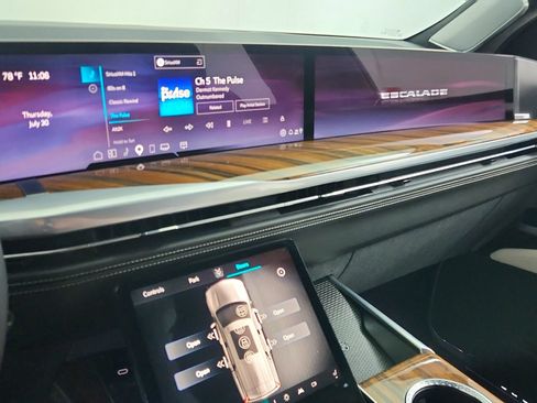 Certified 2026 Cadillac Escalade ESV Platinum Luxury w/ LPO, Floor Liner Package AWD/4WD image 20