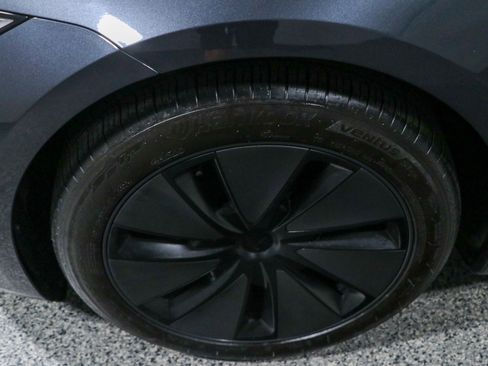 Used 2025 Tesla Model 3 Long Range RWD image 11