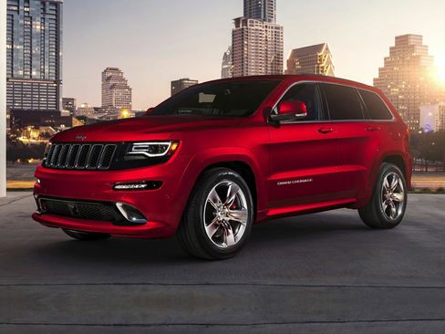 Used 2017 Jeep Grand Cherokee Laredo image 2