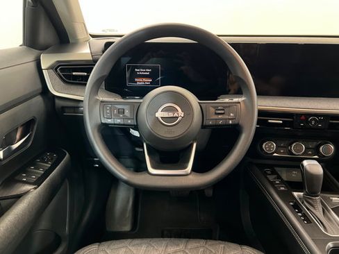 Used 2025 Nissan Kicks SV w/ SV Premium Package AWD/4WD image 12