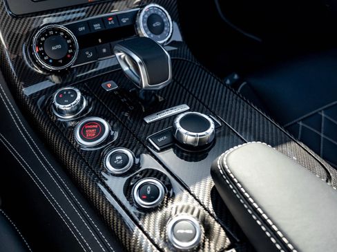 Used 2015 Mercedes-Benz SLS AMG GT Final Edition image 22