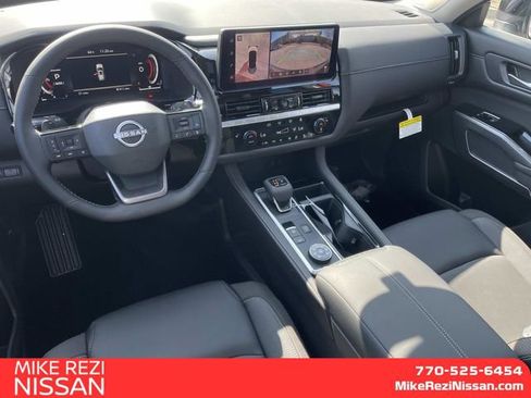 New 2026 Nissan Pathfinder SL w/ SL Premium Package AWD/4WD image 11
