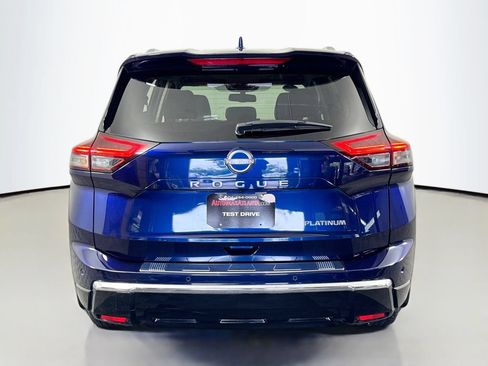 Used 2024 Nissan Rogue Platinum FWD image 6