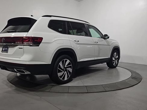 Certified 2024 Volkswagen Atlas SE w/ Panoramic Sunroof Package AWD/4WD image 5