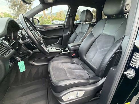 Used 2018 Porsche Macan image 16