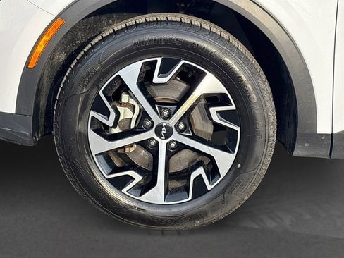 Used 2023 Kia Sportage EX image 12