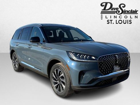 New 2026 Lincoln Aviator AWD image 3