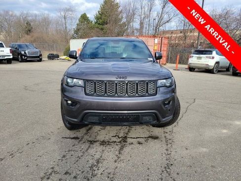 Used 2018 Jeep Grand Cherokee Altitude image 8