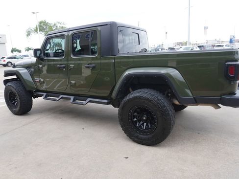 Used 2023 Jeep Gladiator Sport AWD/4WD image 4