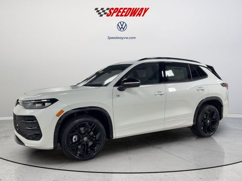 New 2026 Volkswagen Tiguan SE R-Line AWD/4WD image 5