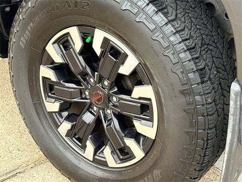 Certified 2024 Nissan Frontier Pro-X image 11