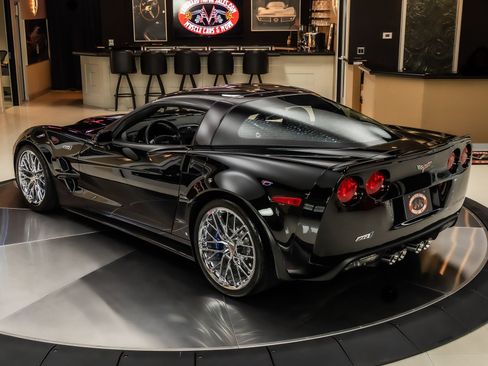 Used 2009 Chevrolet Corvette ZR1 w/ Preferred Equipment Group RWD image 17
