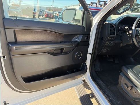 Used 2020 Ford Expedition Limited image 11
